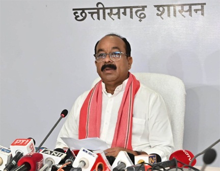 उप मुख्यमंत्री अरुण साव ने कैबिनेट की बैठक में लिए गए निर्णयों की जानकारी दी उप मुख्यमंत्री अरुण साव ने कैबिनेट की बैठक में लिए गए निर्णयों की जानकारी दी