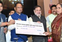 विशेष लेख : सुरक्षा और रोजगार की गारंटी के साथ बढ़ा महिला श्रमिकों का सम्मान