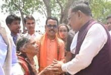 मुख्यमंत्री विष्णु देव साय सुशासन तिहार में अचानक पहुंचे सक्ती जिले के ग्राम करिगांव: पीपल के पेड़ के नीचे चौपाल लगाकर सुनी ग्रामीणों की समस्याए