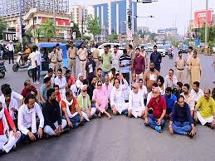तेलीबांधा में ट्रक ने युवती को कुचला…25 कांग्रेस कार्यकर्ताओं पर FIR तेलीबांधा में ट्रक ने युवती को कुचला…25 कांग्रेस कार्यकर्ताओं पर FIR