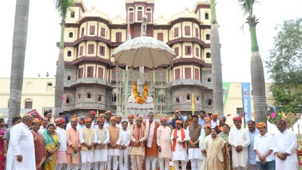 इंदौर के ऐतिहासिक राजवाड़ा में लगा ‘मोहन सरकार का दरबार’ इंदौर के ऐतिहासिक राजवाड़ा में लगा ‘मोहन सरकार का दरबार’