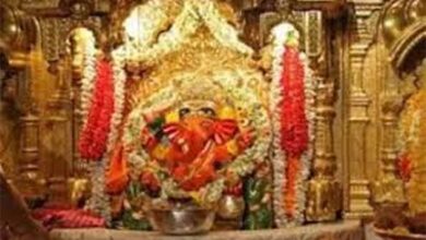 मुंबई के सिद्धिविनायक मंदिर में सुरक्षा कारणों से नारियल, प्रसाद पर प्रतिबंध