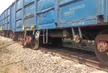 रायपुर में मालगाड़ी के 2 डिब्बे पटरी से उतरे