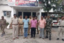 पुलिस ने फरार पटवारी समेत तीन और लोगों को किया गिरफ्तार