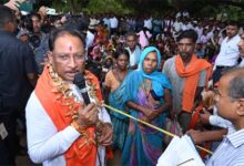 मुख्यमंत्री विष्णु देव साय का हरगवां गांव में औचक दौरा