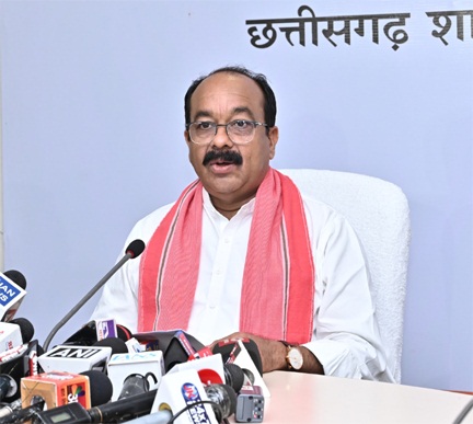 उप मुख्यमंत्री अरुण साव ने कैबिनेट की बैठक में लिए गए निर्णयों की जानकारी दी उप मुख्यमंत्री अरुण साव ने कैबिनेट की बैठक में लिए गए निर्णयों की जानकारी दी