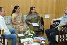 राज्यपाल डेका से भारतीय रेडक्रॉस सोसायटी रायपुर के पदाधिकारियों ने भेंट की
