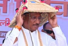मुंगेली जिले के दुर्गम पहाड़ी क्षेत्र में बसे ग्राम बिजराकछार में पहुँचे मुख्यमंत्री विष्णुदेव साय, सुशासन तिहार के समाधान शिविर में उमड़ा जनसैलाब