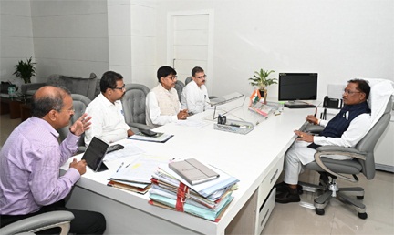 मुख्यमंत्री विष्णुदेव साय ने कर्रेगुट्टा पहाड़ी पर जारी एंटी नक्सल ऑपेरशन का अपडेट लिया मुख्यमंत्री विष्णुदेव साय ने कर्रेगुट्टा पहाड़ी पर जारी एंटी नक्सल ऑपेरशन का अपडेट लिया