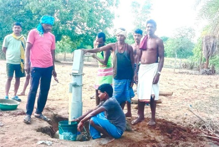 सुशासन तिहार में खालेबेन्दी के ग्रामीणों की वर्षों पुरानी पेयजल समस्या का हुआ समाधान सुशासन तिहार में खालेबेन्दी के ग्रामीणों की वर्षों पुरानी पेयजल समस्या का हुआ समाधान