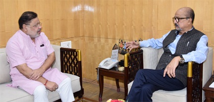 राज्यपाल रमेन डेका से विधायक सोनी ने सौजन्य भेंट की राज्यपाल रमेन डेका से विधायक सोनी ने सौजन्य भेंट की