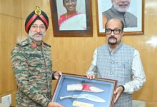 राज्यपाल डेका से छत्तीसगढ़ और ओडिशा सब एरिया कमांडर ने की भेंट