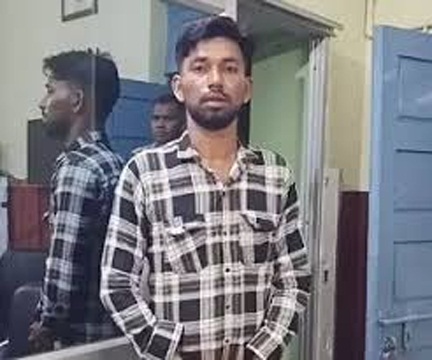 कलेक्ट्रेट परिसर पार्किंग में चोरी करने वाला गिरफ्तार कलेक्ट्रेट परिसर पार्किंग में चोरी करने वाला गिरफ्तार
