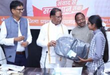 मुख्यमंत्री ने प्रतिभावान विद्यार्थियों को किया सम्मानित