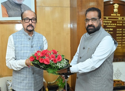 राज्यपाल डेका से उद्यानिकी एवं वानिकी विश्वविद्यालय के कुलपति ने की सौजन्य भेंट राज्यपाल डेका से उद्यानिकी एवं वानिकी विश्वविद्यालय के कुलपति ने की सौजन्य भेंट