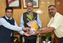 राज्यपाल रमेन डेका से भावसार फाउंडेशन के आंचलिक प्रमुख सिंह ने सौजन्य भेंट की