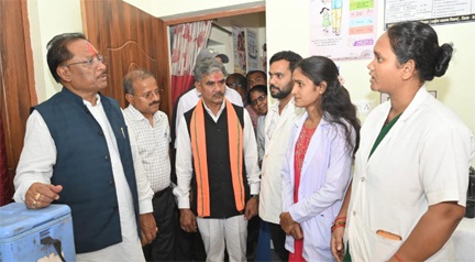 मुख्यमंत्री ने आयुष्मान आरोग्य मंदिर का किया औचक निरीक्षण मुख्यमंत्री ने आयुष्मान आरोग्य मंदिर का किया औचक निरीक्षण