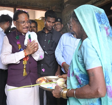 मुख्यमंत्री विष्णुदेव साय ने सक्ति जिले में योजनाओं के क्रियान्वयन की जमीनी हकीकत की जानकारी ली मुख्यमंत्री विष्णुदेव साय ने सक्ति जिले में योजनाओं के क्रियान्वयन की जमीनी हकीकत की जानकारी ली
