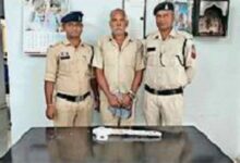 पति ने कुल्हाड़ी मारकर कर दी पत्नी की हत्या