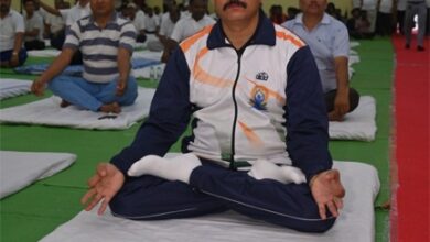 योग करके न केवल तन और मन को अच्छा कर सकते हैं बल्कि पूरे राष्ट्र को एक नई शक्ति का संचार का माध्यम प्रदान कर सकते हैं:स्वास्थ्य मंत्री