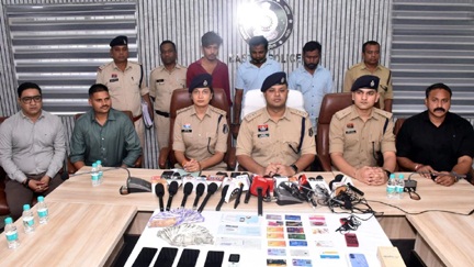 साइबर ठगी गिरोह के तीन सदस्य गिरफ्तार साइबर ठगी गिरोह के तीन सदस्य गिरफ्तार