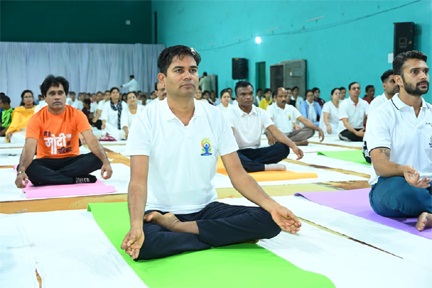 प्रधानमंत्री के नेतृत्व में योग के माध्यम से हो रही सांस्कृतिक विरासत की पुनर्स्थापना: वित्त मंत्री ओ.पी. चौधरी प्रधानमंत्री के नेतृत्व में योग के माध्यम से हो रही सांस्कृतिक विरासत की पुनर्स्थापना: वित्त मंत्री ओ.पी. चौधरी