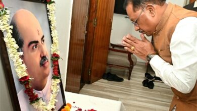 मुख्यमंत्री विष्णु देव साय ने डॉ. श्यामा प्रसाद मुखर्जी की पुण्यतिथि पर श्रद्धांजलि अर्पित की