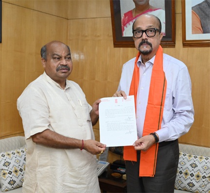 राज्यपाल डेका ने रथ यात्रा महोत्सव के लिए दिए 1 लाख रूपए स्वेच्छानुदान राज्यपाल डेका ने रथ यात्रा महोत्सव के लिए दिए 1 लाख रूपए स्वेच्छानुदान