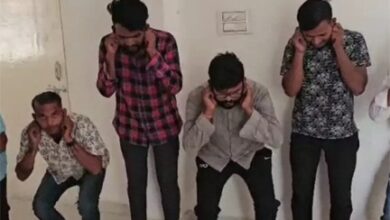 खुद को बताया डॉन-माफिया…कान पकड़कर करवाई उठक-बैठक