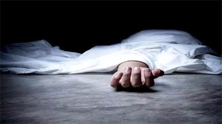 पत्नी की हत्या कर फांसी पर लटका बुजुर्ग पति पत्नी की हत्या कर फांसी पर लटका बुजुर्ग पति