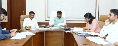 रासायनिक खादों की कालाबाजारी बर्दास्त नहीं, समितियों में खाद का हो पर्याप्त भण्डारण: मंत्री केदार कश्यप