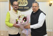 राज्यपाल डेका से विधानसभा अध्यक्ष डॉ. सिंह ने की सौजन्य भेंट