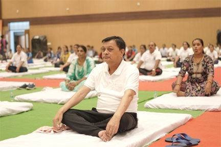 कैबिनेट मंत्री देवांगन ने आमजनों से योग को जीवन का अभिन्न अंग बनाने का किया आह्वान कैबिनेट मंत्री देवांगन ने आमजनों से योग को जीवन का अभिन्न अंग बनाने का किया आह्वान