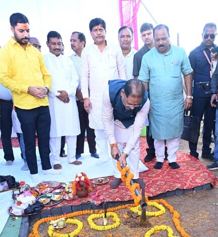 मुख्यमंत्री साय ने कुनकुरी में 250 सीटर नालंदा परिसर का किया भूमिपूजन: लाइब्रेरी में होगी इंडोर और आउटडोर अध्ययन की व्यवस्था मुख्यमंत्री साय ने कुनकुरी में 250 सीटर नालंदा परिसर का किया भूमिपूजन: लाइब्रेरी में होगी इंडोर और आउटडोर अध्ययन की व्यवस्था