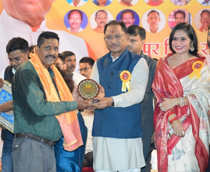 सेन समाज की प्रतिभाओं ने अपनी उपलब्धियों से समाज को किया गौरवान्वित: मुख्यमंत्री विष्णुदेव साय सेन समाज की प्रतिभाओं ने अपनी उपलब्धियों से समाज को किया गौरवान्वित: मुख्यमंत्री विष्णुदेव साय