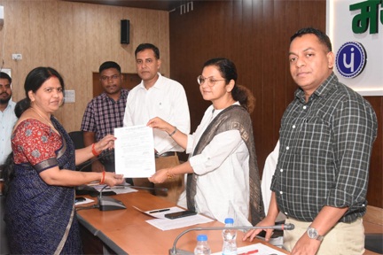 शिक्षकों के युक्तियुक्तकरण से कोरिया जिले की शिक्षा व्यवस्था होगी सुदृढ़, 121 शिक्षकों को नई पदस्थापना शिक्षकों के युक्तियुक्तकरण से कोरिया जिले की शिक्षा व्यवस्था होगी सुदृढ़, 121 शिक्षकों को नई पदस्थापना