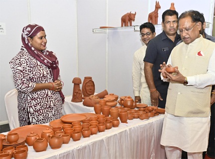 छत्तीसगढ़ में हस्तशिल्प विकास की अपार संभावना – मुख्यमंत्री विष्णु देव साय छत्तीसगढ़ में हस्तशिल्प विकास की अपार संभावना – मुख्यमंत्री विष्णु देव साय