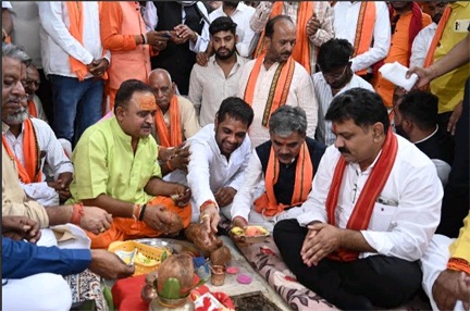 उपमुख्यमंत्री विजय शर्मा ने थानखम्हरिया को दी 7 करोड़ के विकास की सौगात, करमु में मंदिर निर्माण का भूमि पूजन… उपमुख्यमंत्री विजय शर्मा ने थानखम्हरिया को दी 7 करोड़ के विकास की सौगात, करमु में मंदिर निर्माण का भूमि पूजन…