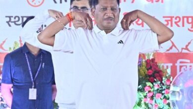 मुख्यमंत्री विष्णु देव साय ने किया योगाभ्यास: जशपुर के रणजीता स्टेडियम में उत्साहपूर्वक मनाया गया अंतरराष्ट्रीय योग दिवस