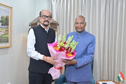 पूर्व राष्ट्रपति कोविंद से राज्यपाल डेका ने की सौजन्य भेंट पूर्व राष्ट्रपति कोविंद से राज्यपाल डेका ने की सौजन्य भेंट