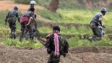 23 इनामी माओवादियों ने किया सरेंडर, 8 महिलाएं भी शामिल