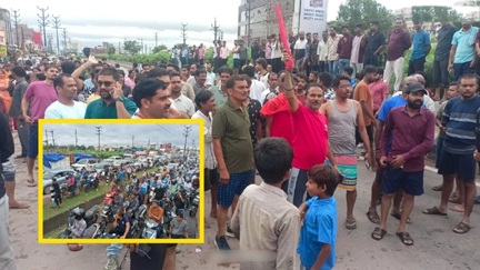 नगर निगम के विरोध में हाइवे पर उतरें लोग, लगा लंबा जाम नगर निगम के विरोध में हाइवे पर उतरें लोग, लगा लंबा जाम