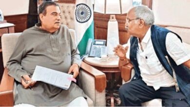 सांसद बृजमोहन अग्रवाल शिकायत लेकर सीधे नितिन गडकरी के पास पहुंचे
