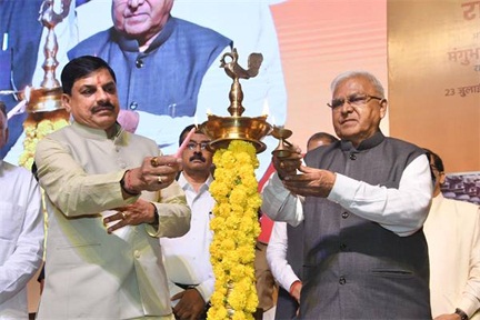 स्थानीय स्तर पर रोजगार की संभावनाओं के लिए तैयार करें पाठ्यक्रम : राज्यपाल पटेल स्थानीय स्तर पर रोजगार की संभावनाओं के लिए तैयार करें पाठ्यक्रम : राज्यपाल पटेल
