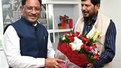 मुख्यमंत्री विष्णु देव साय से केंद्रीय राज्यमंत्री रामदास अठावले ने की सौजन्य मुलाकात
