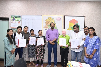 दृष्टिबाधितों को मिली नई राह, अब पढ़ सकेंगे शासन की योजनाएं दृष्टिबाधितों को मिली नई राह, अब पढ़ सकेंगे शासन की योजनाएं