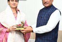 मुख्यमंत्री विष्णु देव साय ने वॉटर वुमन शिप्रा पाठक का किया सम्मान