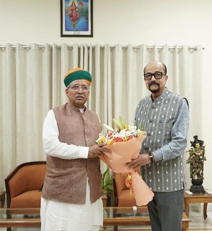 राज्यपाल डेका ने केंद्रीय कानून एवं न्याय मंत्री मेघवाल से सौजन्य भेंट की राज्यपाल डेका ने केंद्रीय कानून एवं न्याय मंत्री मेघवाल से सौजन्य भेंट की