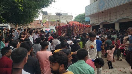 मोहर्रम पर शेर बनकर मंदिर की छत पर युवकों ने किया डांस, हिंदू संगठनों ने जताया आक्रोश मोहर्रम पर शेर बनकर मंदिर की छत पर युवकों ने किया डांस, हिंदू संगठनों ने जताया आक्रोश
