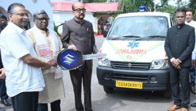 राज्यपाल डेका ने वनवासी विकास समिति को सौंपी एम्बुलेंस की चाबी